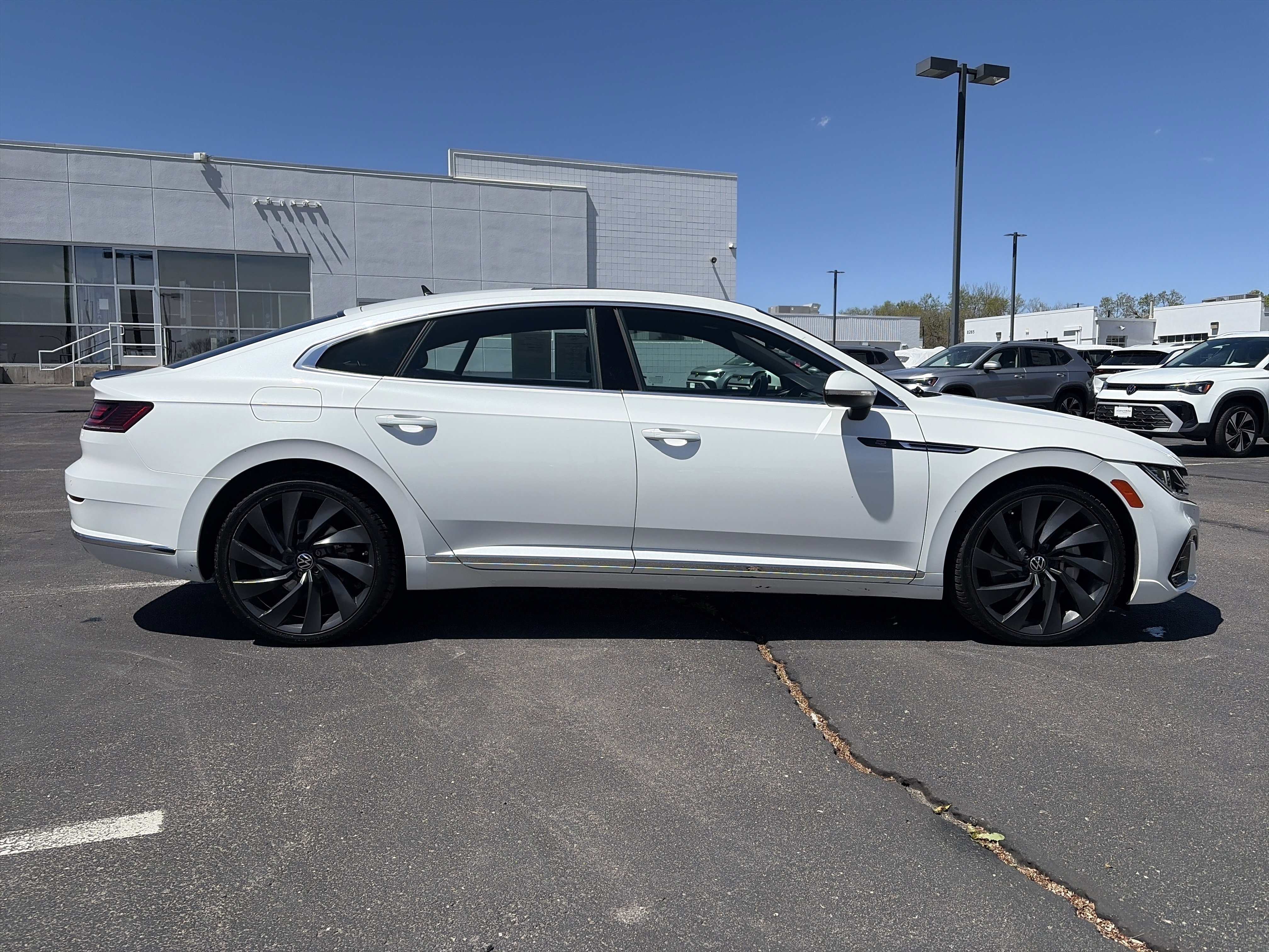 Used 2023 Volkswagen Arteon SEL w/ Arteon MDO Package (Z43) AWD/4WD image 5