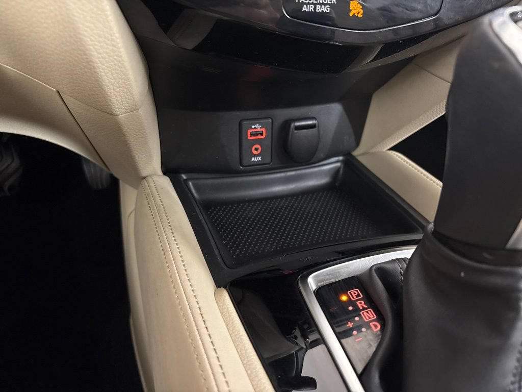 Used 2017 Nissan Rogue SL FWD image 16