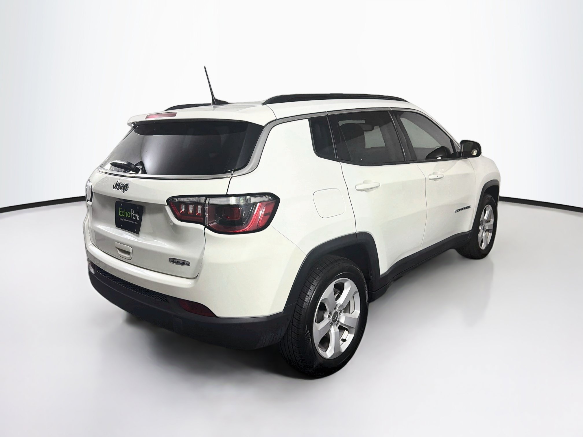 Used 2021 Jeep Compass Latitude FWD image 9