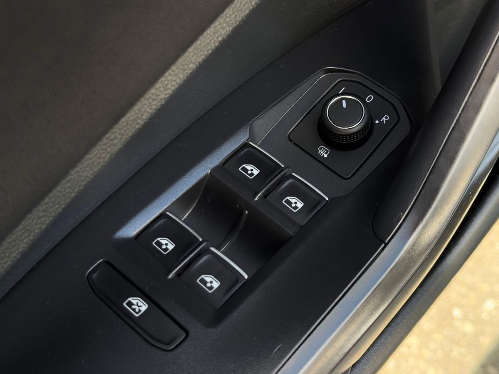 Used 2022 Volkswagen Jetta S image 11