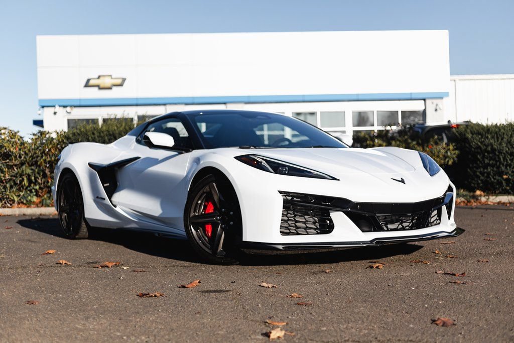 Used 2024 Chevrolet Corvette Z06 w/ Stealth Interior Trim Package RWD image 28