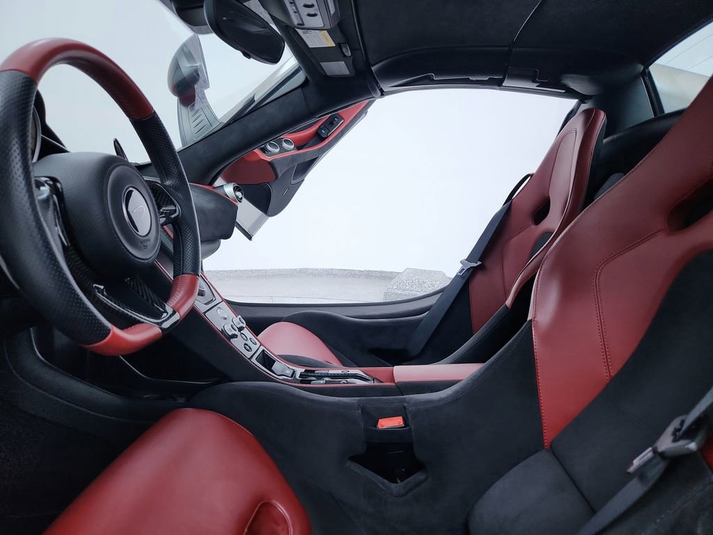 Used 2015 McLaren 650S Spider RWD image 18