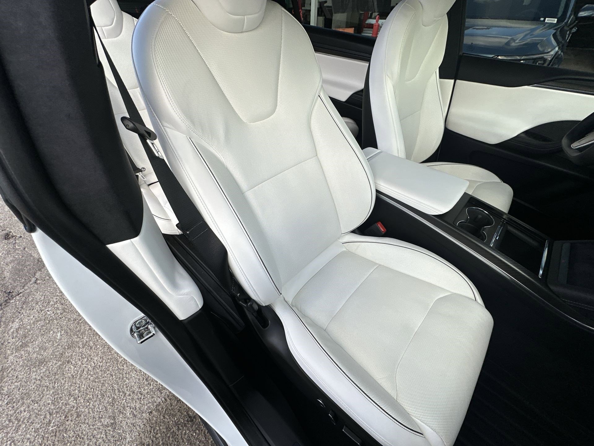 Used 2022 Tesla Model X Plaid image 28