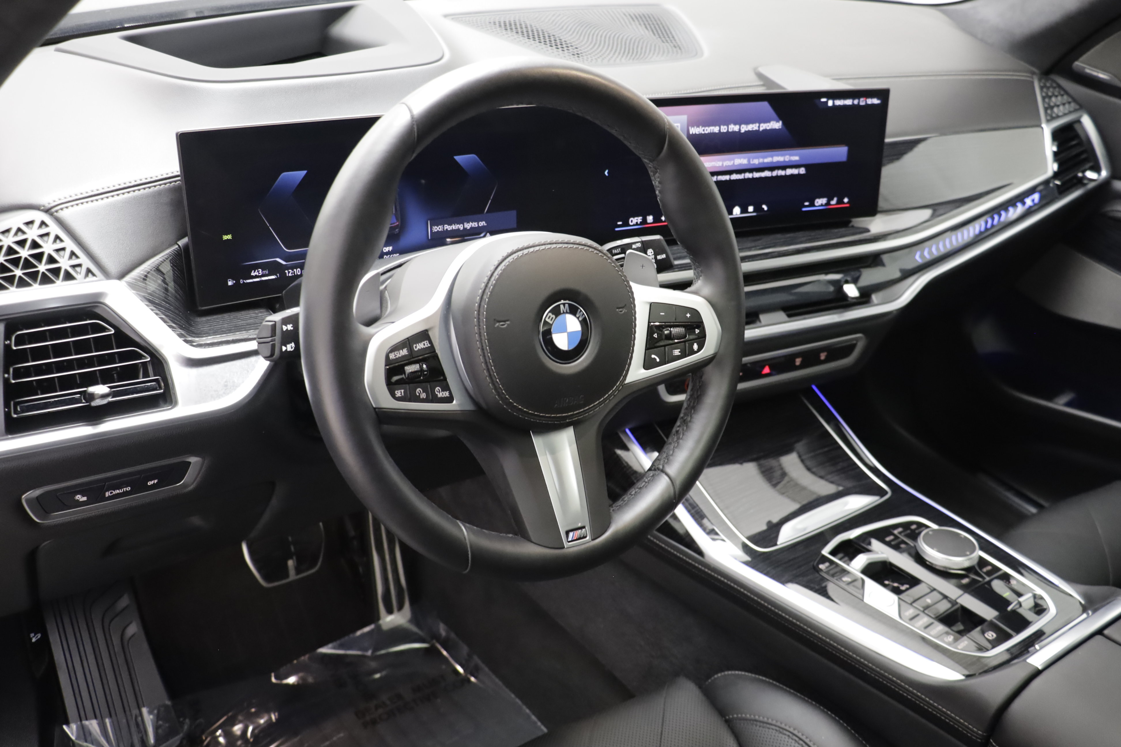 Used 2026 BMW X7 xDrive40i w/ M Sport Package AWD/4WD image 6