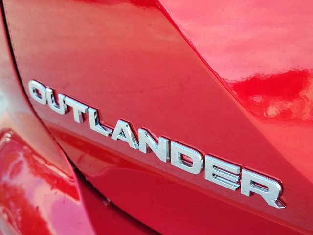 New 2025 Mitsubishi Outlander SE image 9