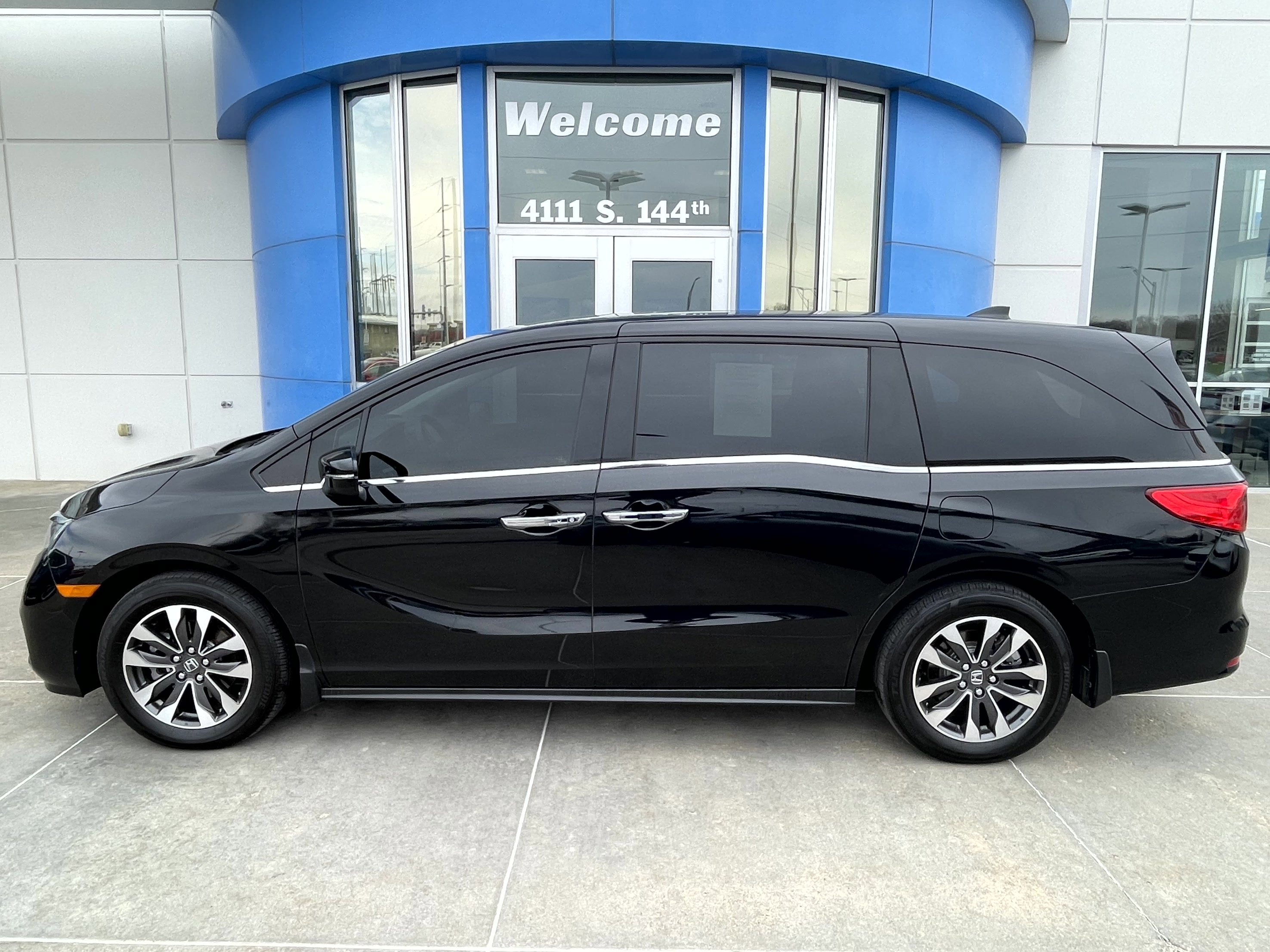 Certified 2024 Honda Odyssey EX-L image 1