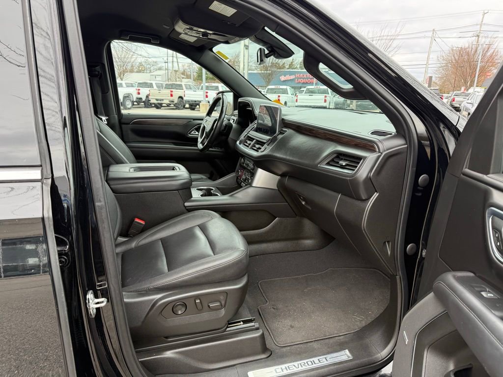 Used 2022 Chevrolet Tahoe LT w/ Luxury Package image 15