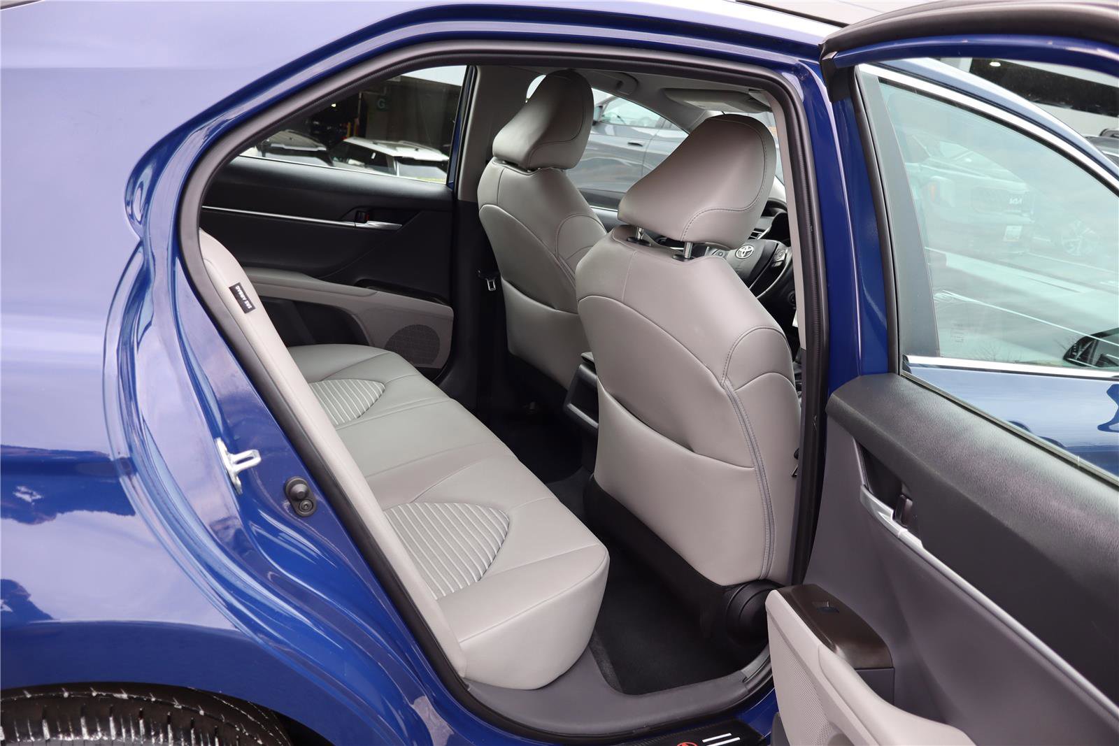 Used 2023 Toyota Camry SE image 32