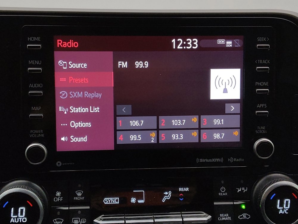 Used 2022 Toyota Highlander LE image 25