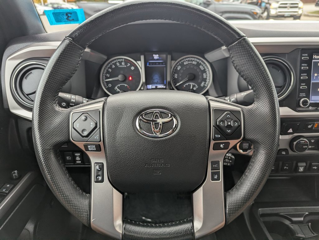 Used 2022 Toyota Tacoma Limited image 24