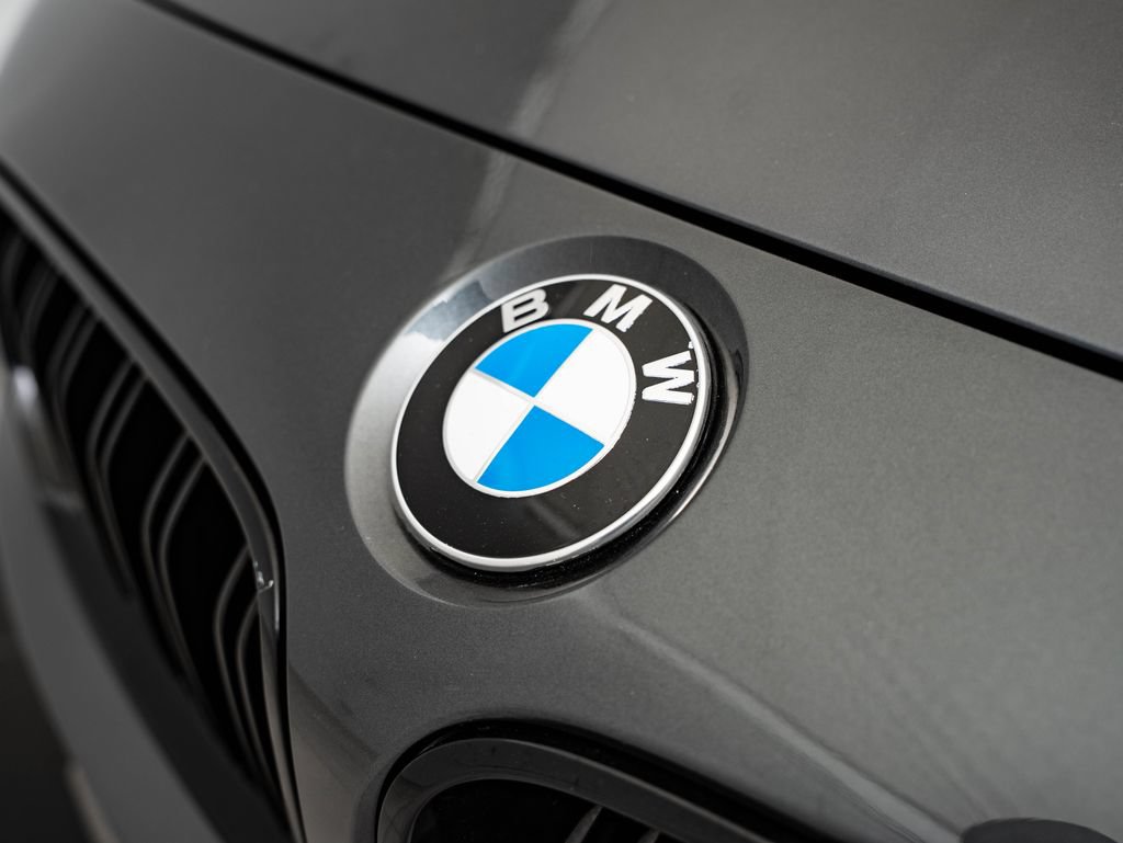Used 2018 BMW M3 RWD image 3