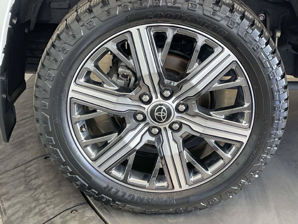 Used 2023 Toyota Sequoia Capstone AWD/4WD image 13