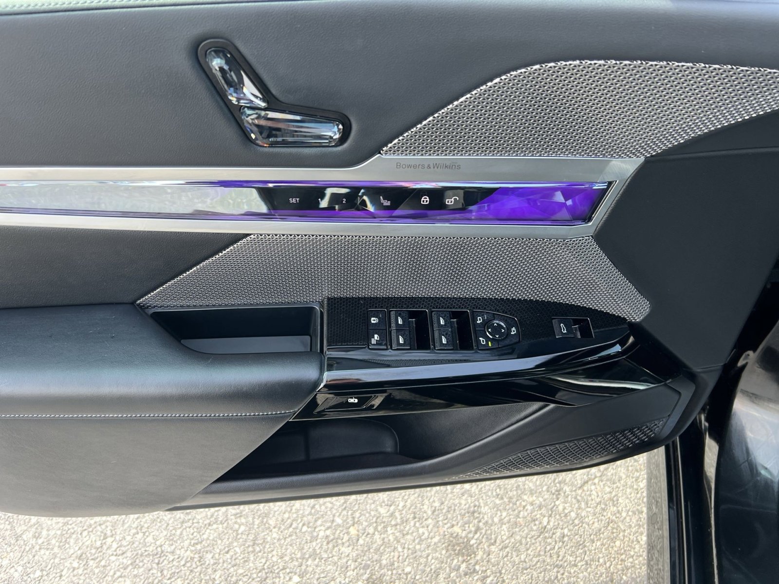 Used 2023 BMW 760i xDrive image 14