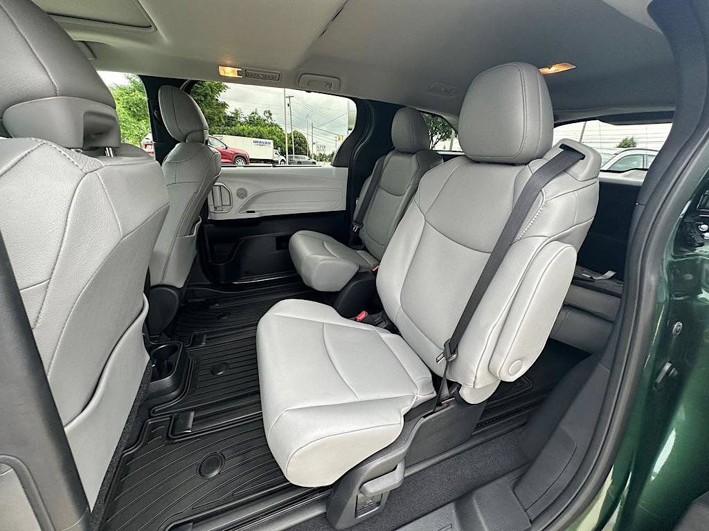 New 2026 Toyota Sienna XLE AWD/4WD image 6