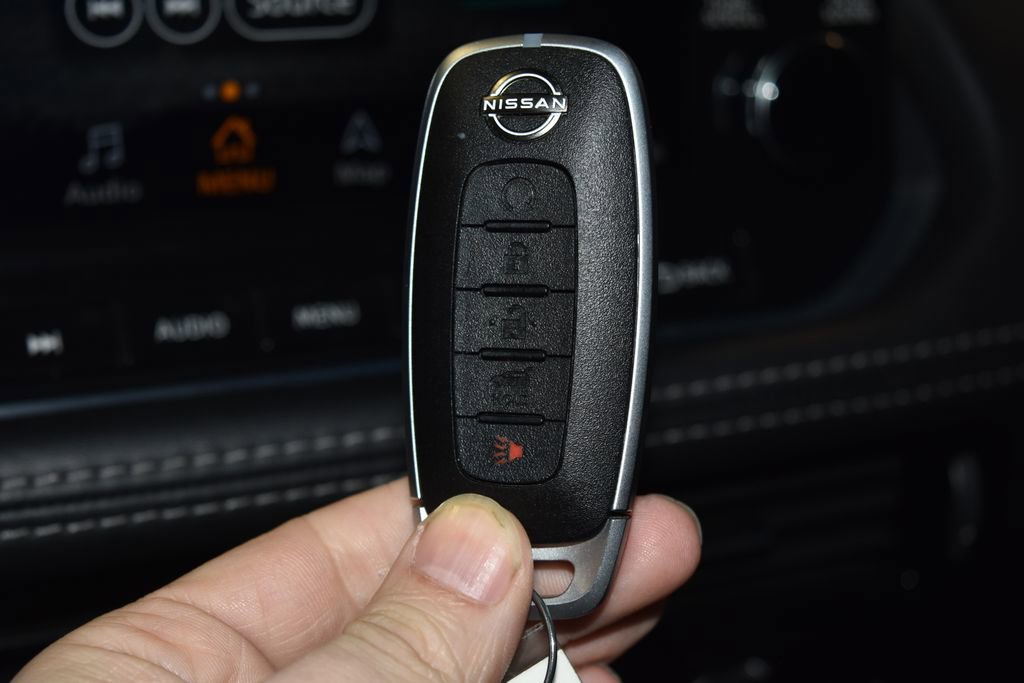 Used 2023 Nissan Rogue SL w/ SL Premium Package image 19