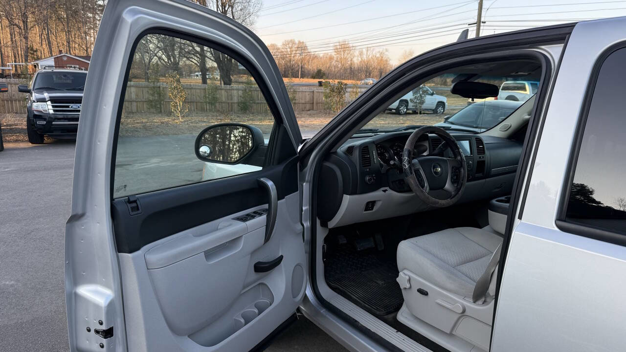 Used 2011 Chevrolet Silverado 1500 LT w/ All-Star Edition image 11