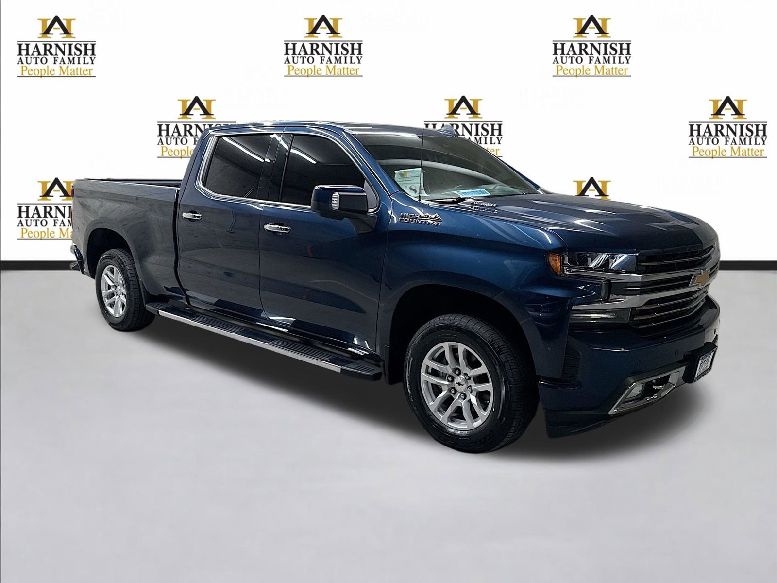 Used 2021 Chevrolet Silverado 1500 High Country w/ Technology Package AWD/4WD image 3