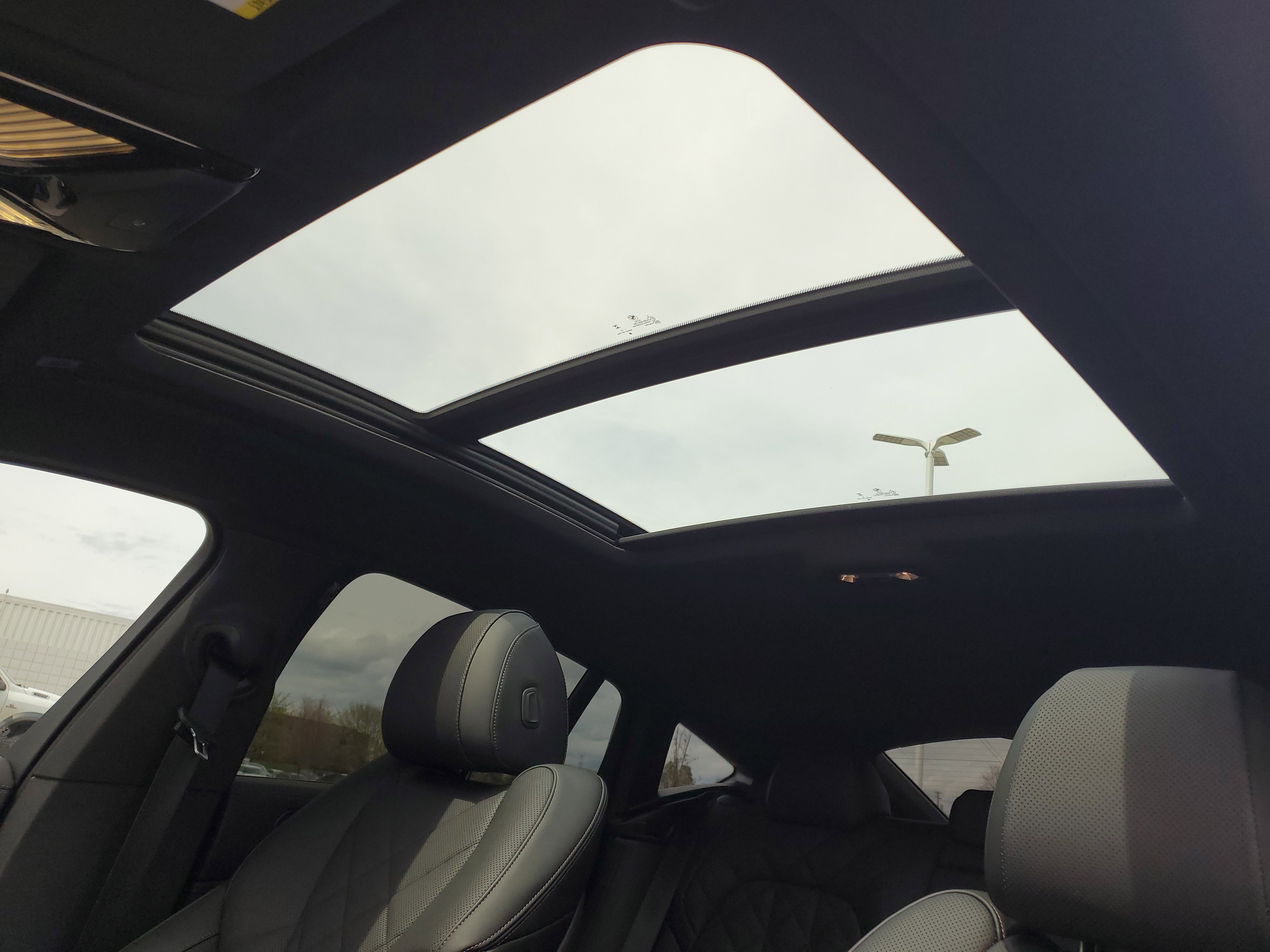 Certified 2024 BMW X6 xDrive40i w/ Premium Package image 8