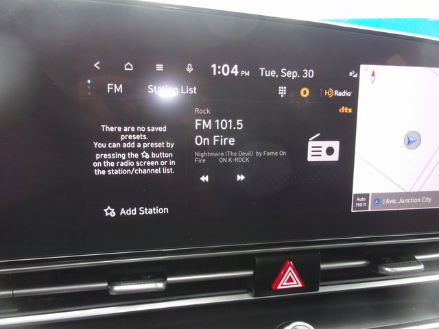 Used 2023 Hyundai Elantra Limited image 21