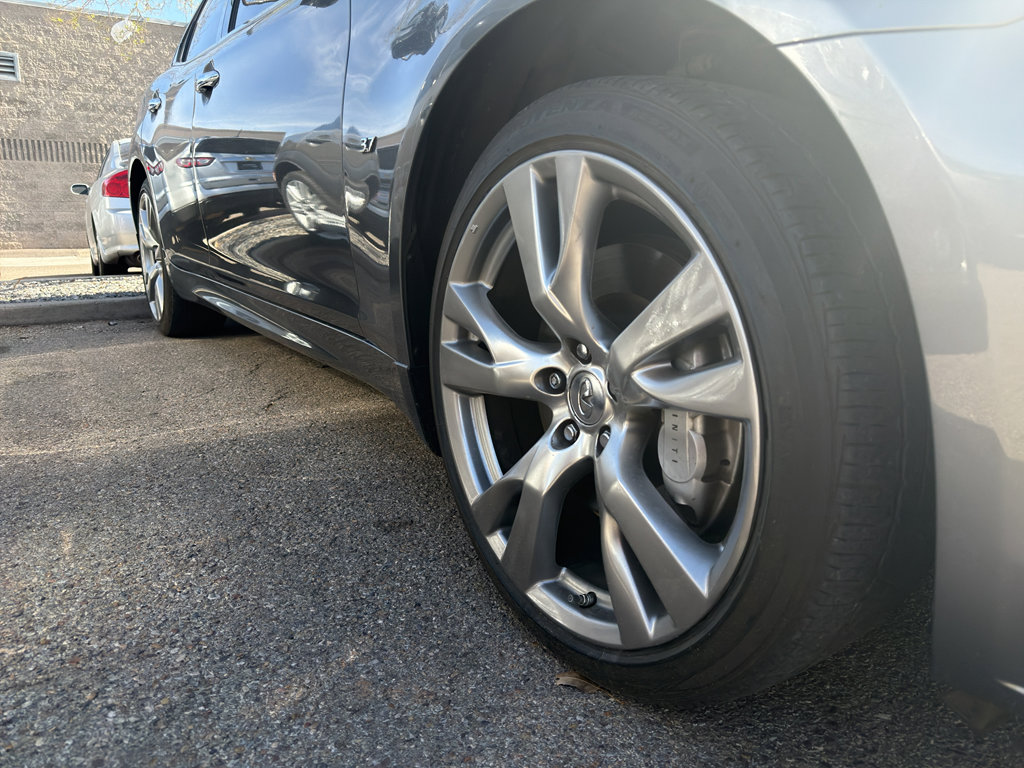 Used 2017 INFINITI Q70 3.7 w/ Technology Package image 5