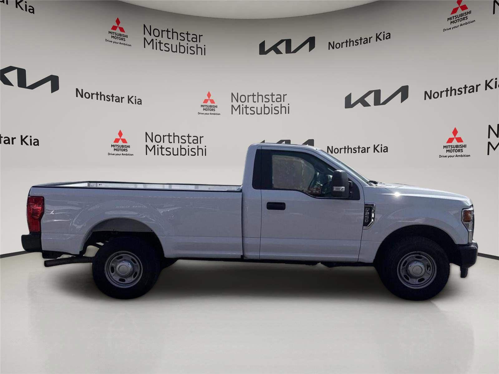 Used 2022 Ford F250 XL w/ Power Equipment Group image 6