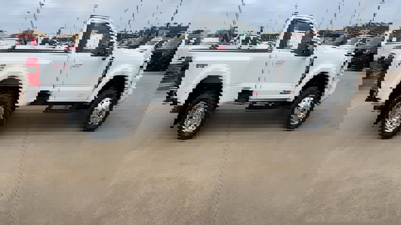 Used 2025 Ford F450 XLT w/ 360-Degree Camera Package image 9