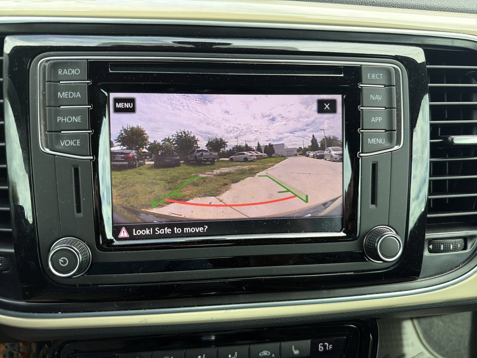 Used 2019 Volkswagen Beetle 2.0T SE FWD image 19