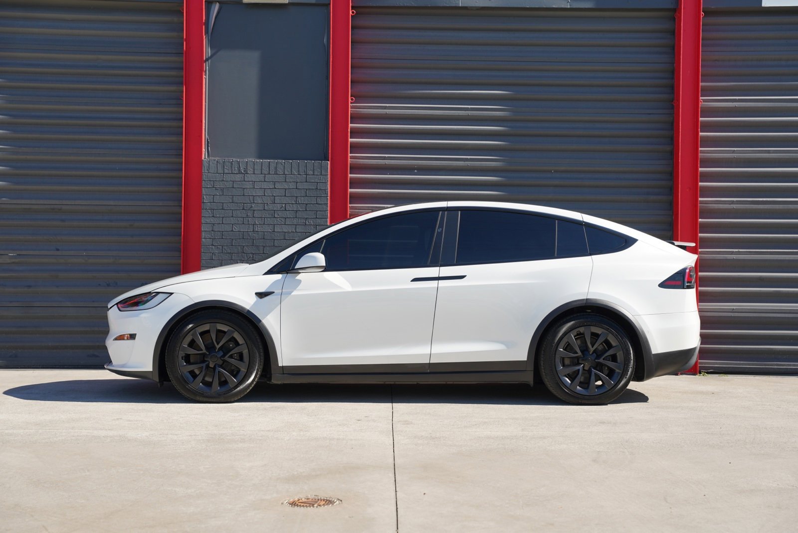 Used 2022 Tesla Model X Plaid image 5