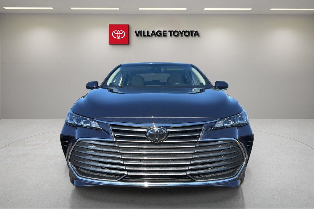 Certified 2019 Toyota Avalon XLE w/ Moonroof Package FWD image 8