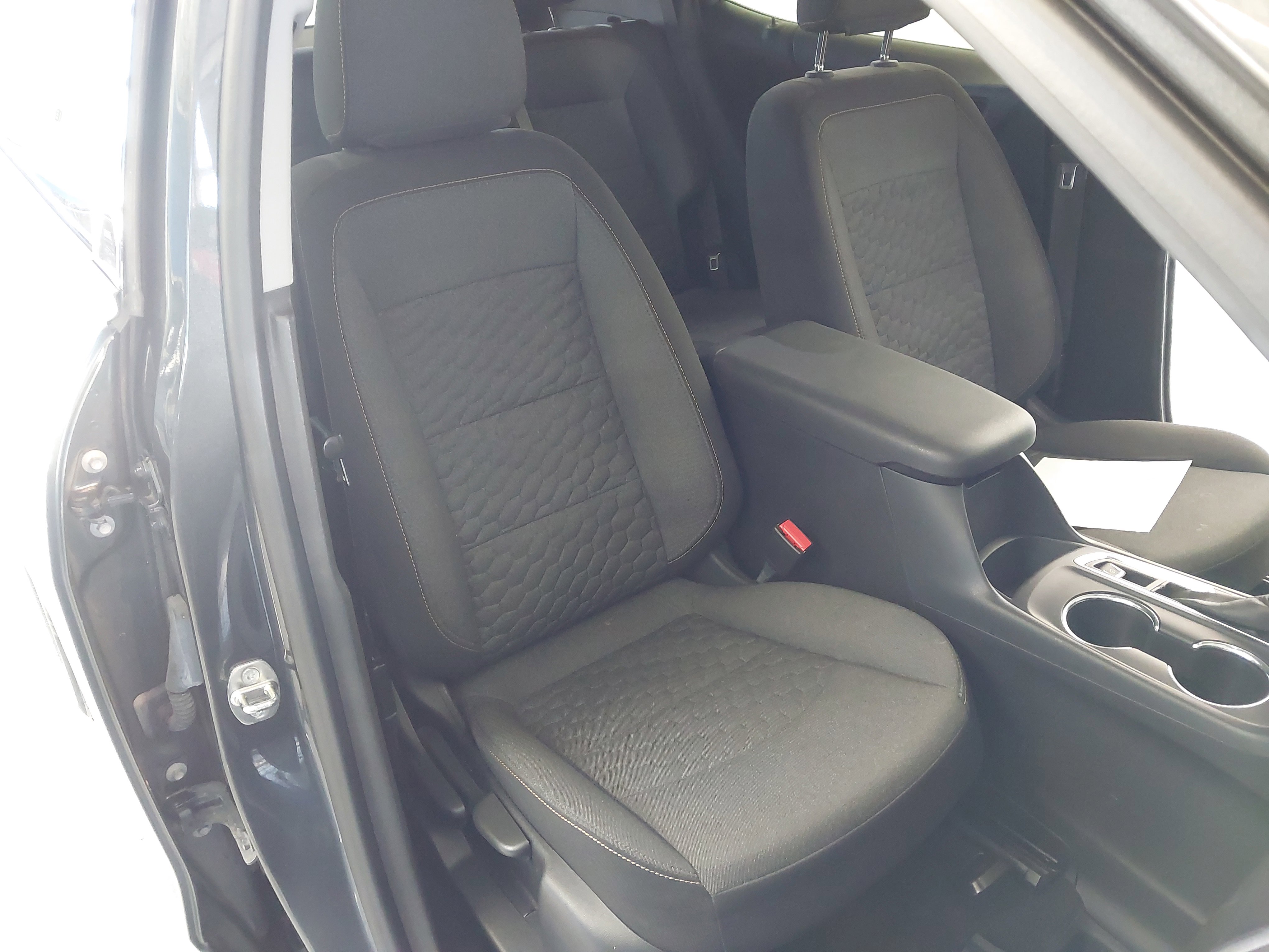 Used 2020 Chevrolet Equinox LT image 28