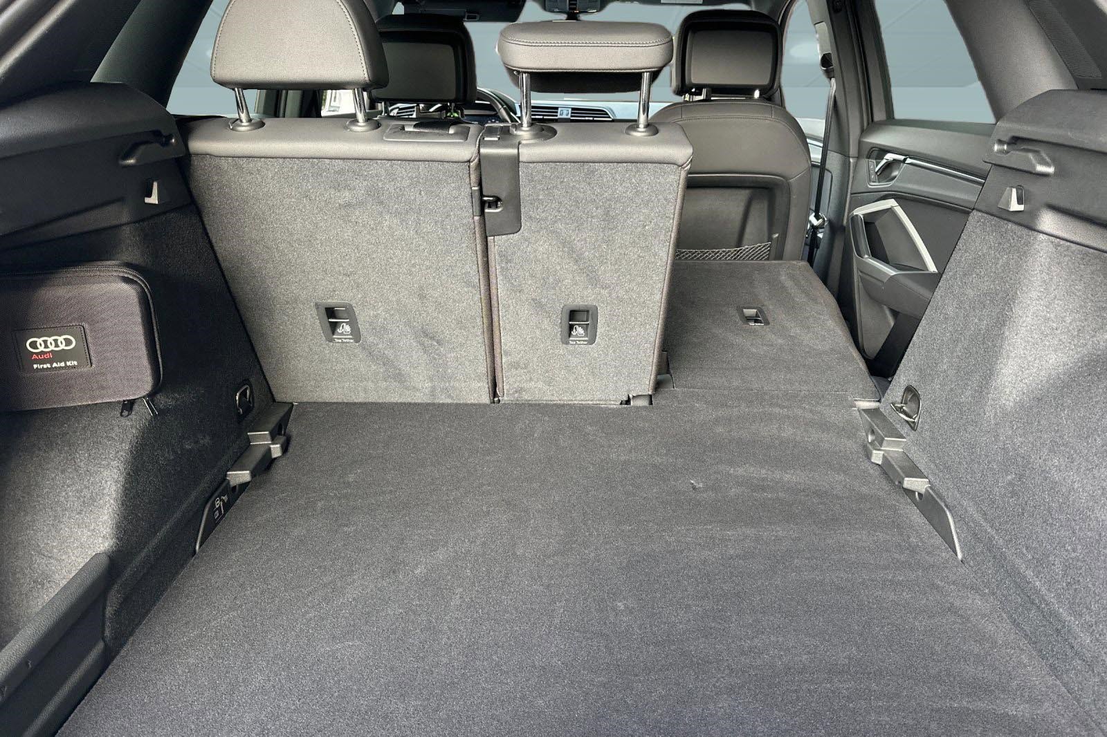 Used 2020 Audi Q3 2.0T Premium w/ Convenience Package image 32