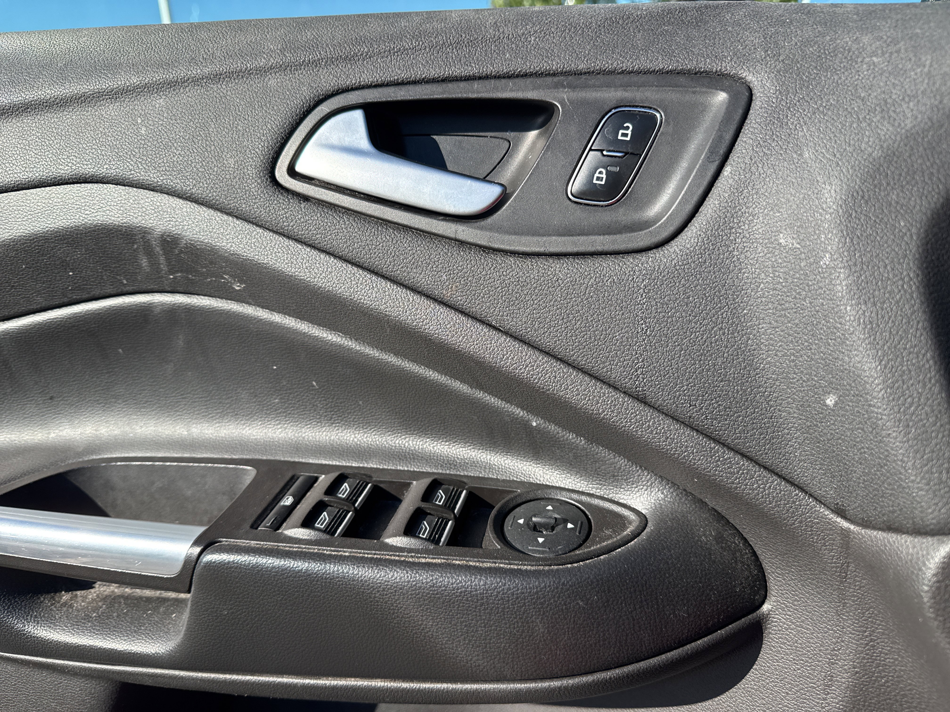 Used 2019 Ford Escape SEL FWD image 9