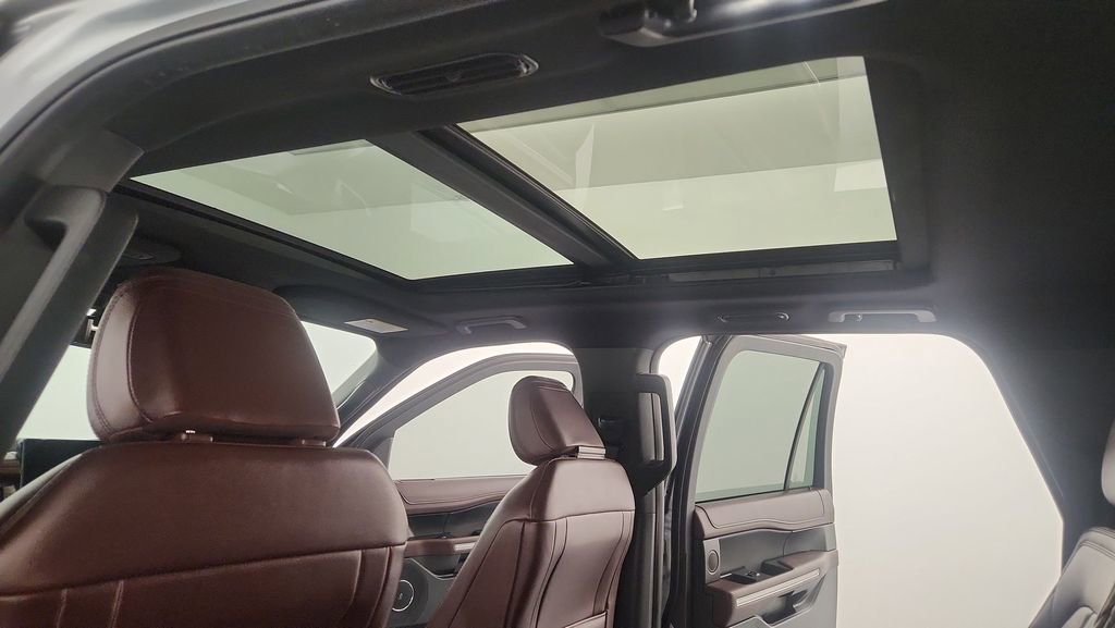 Used 2022 Ford Expedition Max Limited image 15