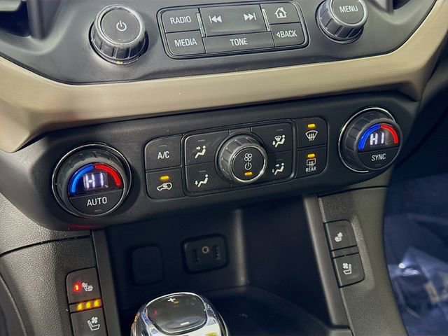 Used 2019 GMC Acadia Denali image 16