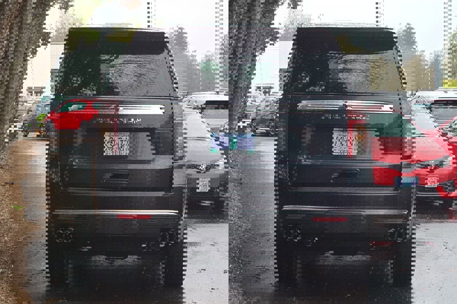 Used 2022 Chevrolet Suburban High Country w/ Premium Package AWD/4WD image 5