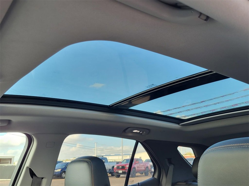 Used 2022 Chevrolet Equinox Premier image 18