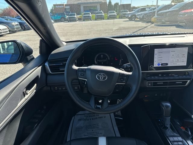 Used 2025 Toyota Camry SE FWD image 15