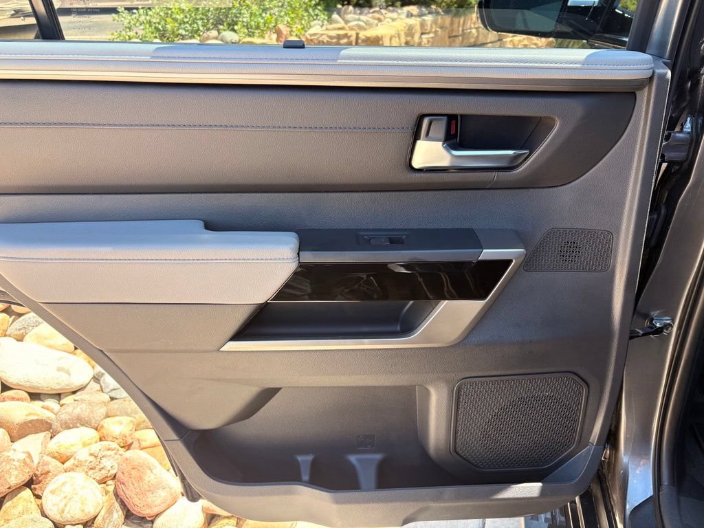 Used 2025 Toyota Sequoia Limited AWD/4WD image 27