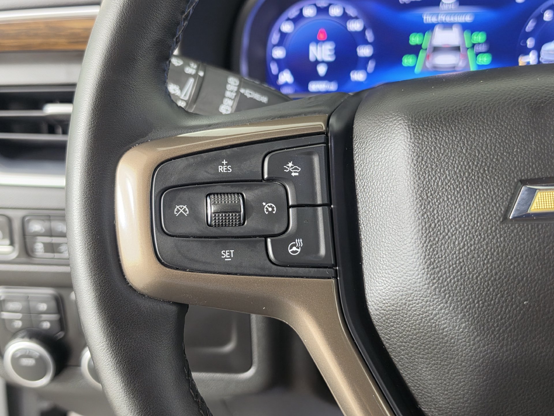 Used 2023 Chevrolet Tahoe High Country AWD/4WD image 9