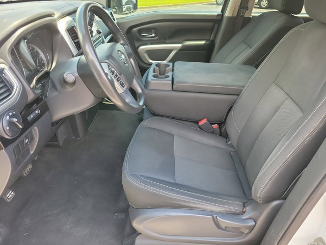 Used 2018 Nissan Titan SV RWD image 12