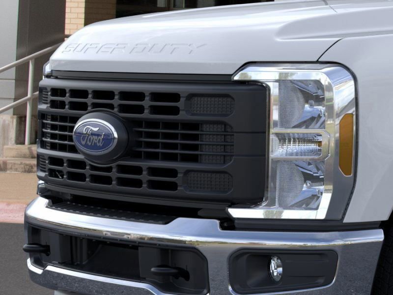 New 2026 Ford F250 XL w/ XL Chrome Package image 19