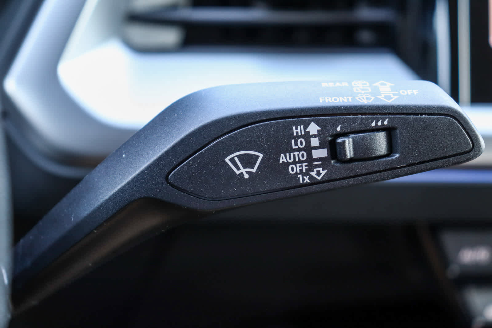 Used 2023 Audi Q4 e-tron Prestige image 33