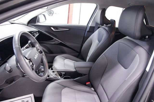 Used 2023 Kia Niro EX image 13