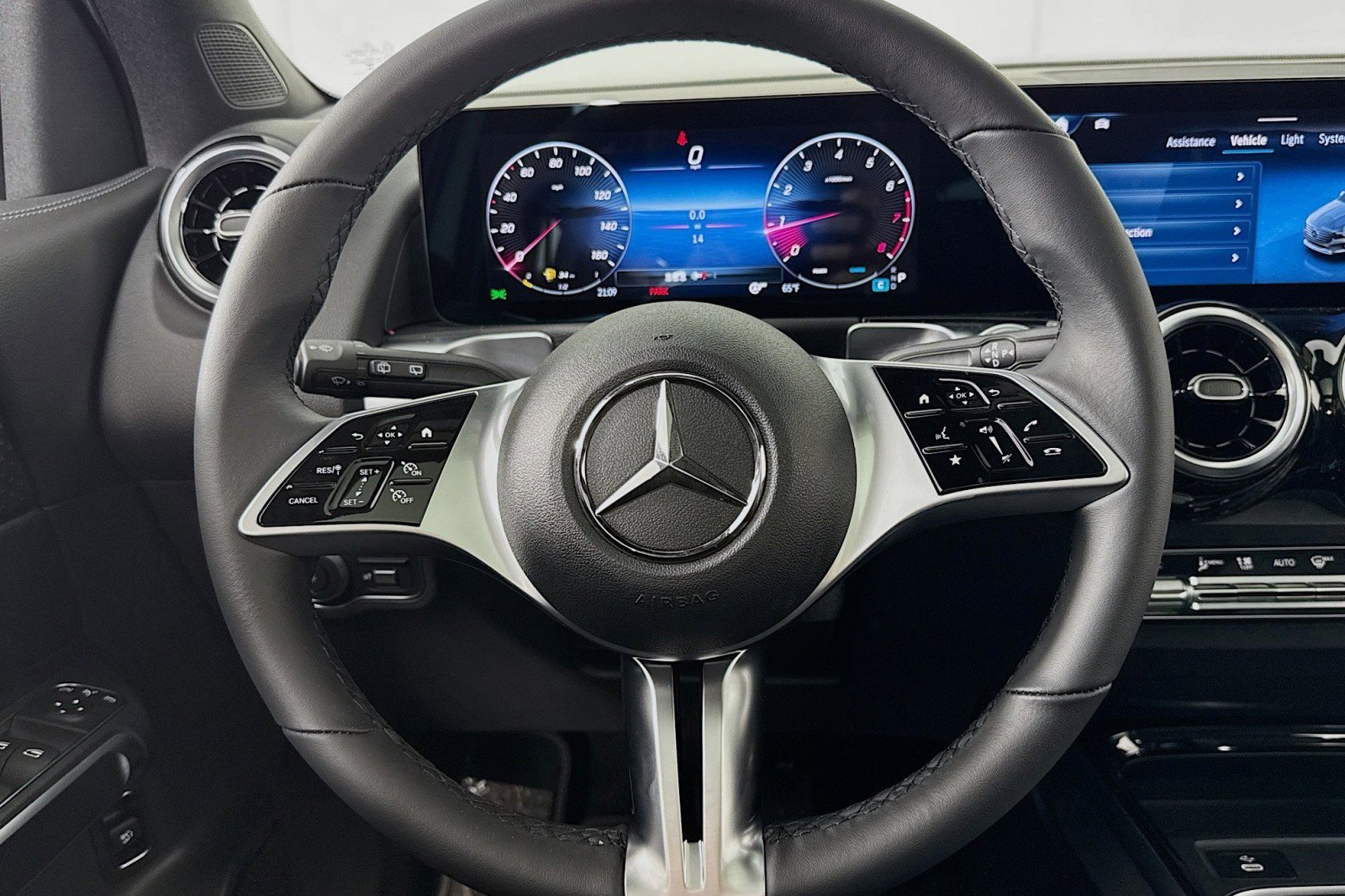 New 2026 Mercedes-Benz GLB 250 image 17