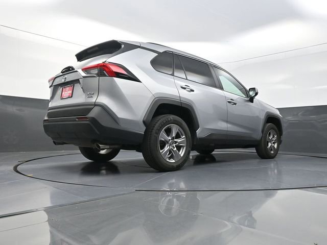 Used 2025 Toyota RAV4 XLE AWD/4WD image 36