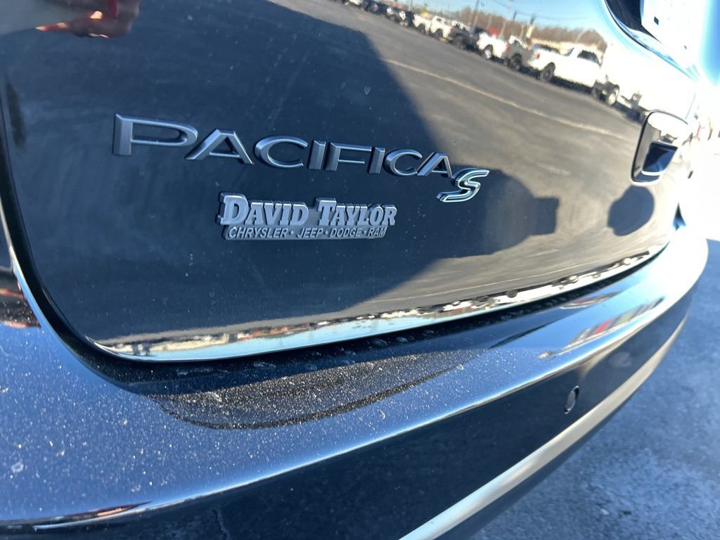 New 2026 Chrysler Pacifica Limited w/ S Appearance Package image 46