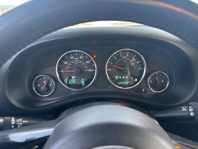 Used 2015 Jeep Wrangler Unlimited Sahara image 33