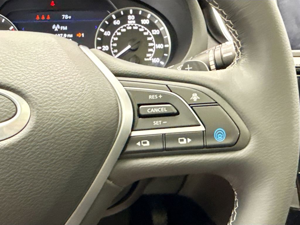 Used 2023 INFINITI QX50 Luxe AWD/4WD image 12