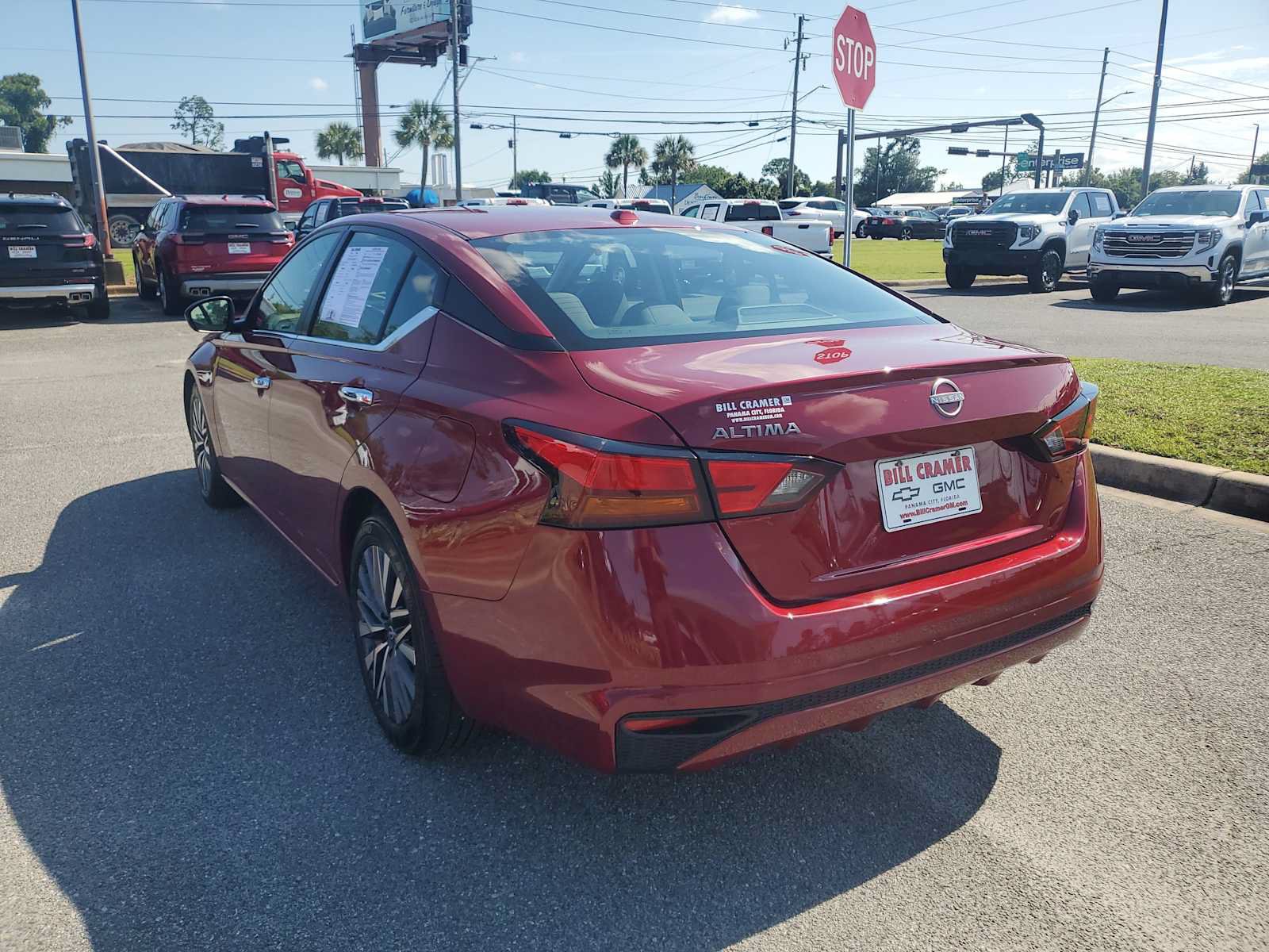 Used 2025 Nissan Altima 2.5 SV FWD image 3