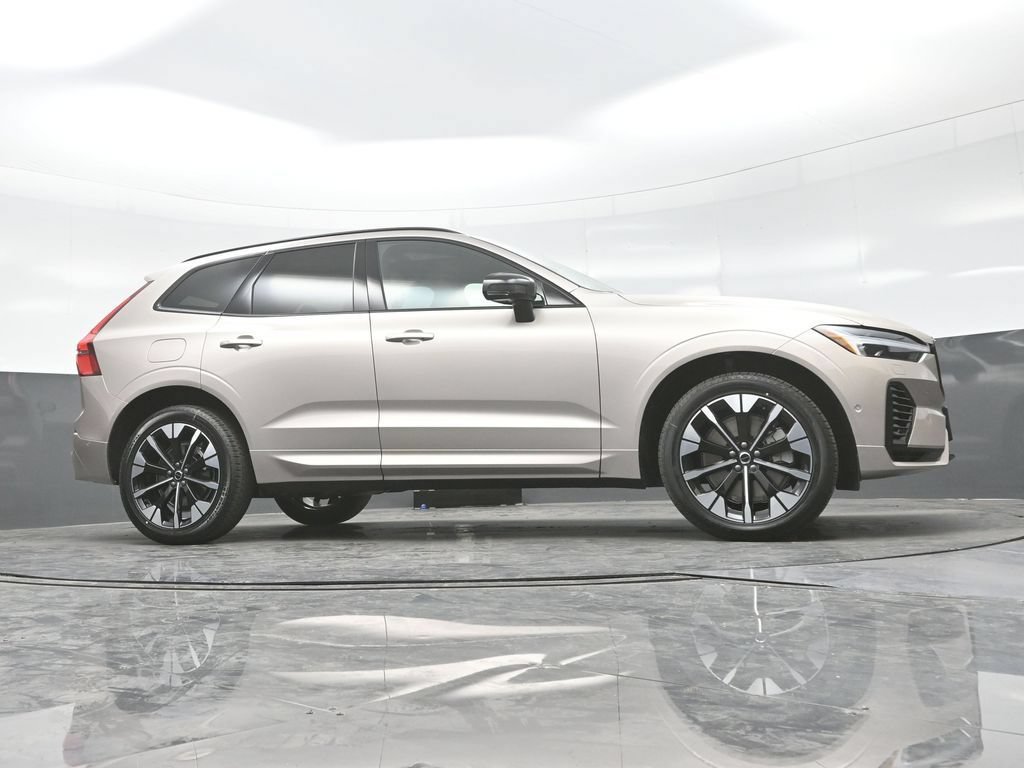 New 2026 Volvo XC60 T8 Plus w/ Protection Package Premier AWD/4WD image 27
